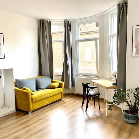2 Rooms, Free Parking, 25 Min To Duesseldorf, 150 Mbps Wlan Duisburg Dış mekan fotoğraf