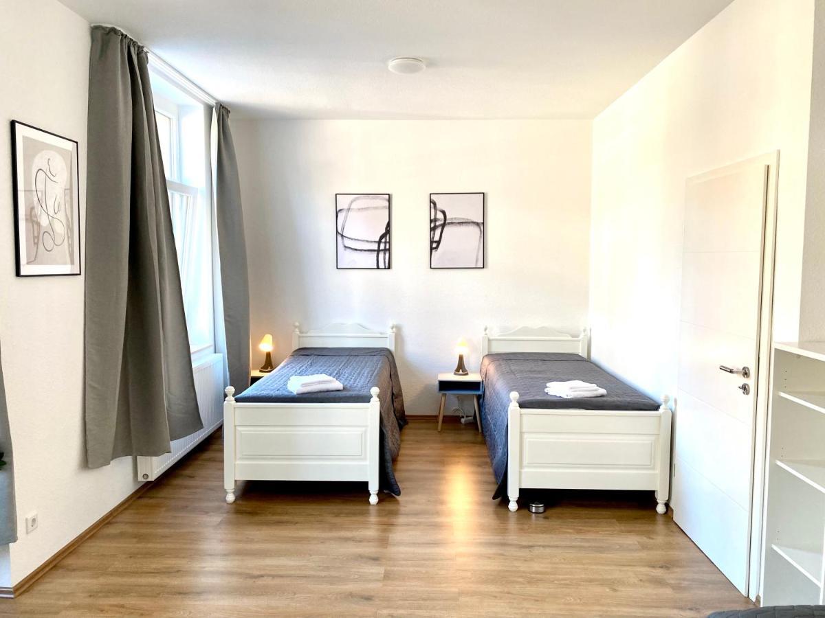 2 Rooms, Free Parking, 25 Min To Duesseldorf, 150 Mbps Wlan Duisburg Dış mekan fotoğraf