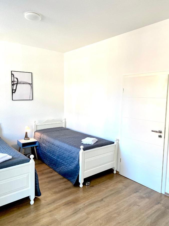 2 Rooms, Free Parking, 25 Min To Duesseldorf, 150 Mbps Wlan Duisburg Dış mekan fotoğraf