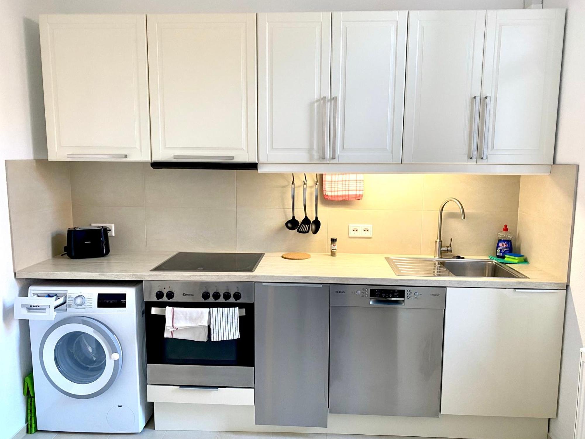 2 Rooms, Free Parking, 25 Min To Duesseldorf, 150 Mbps Wlan Duisburg Dış mekan fotoğraf