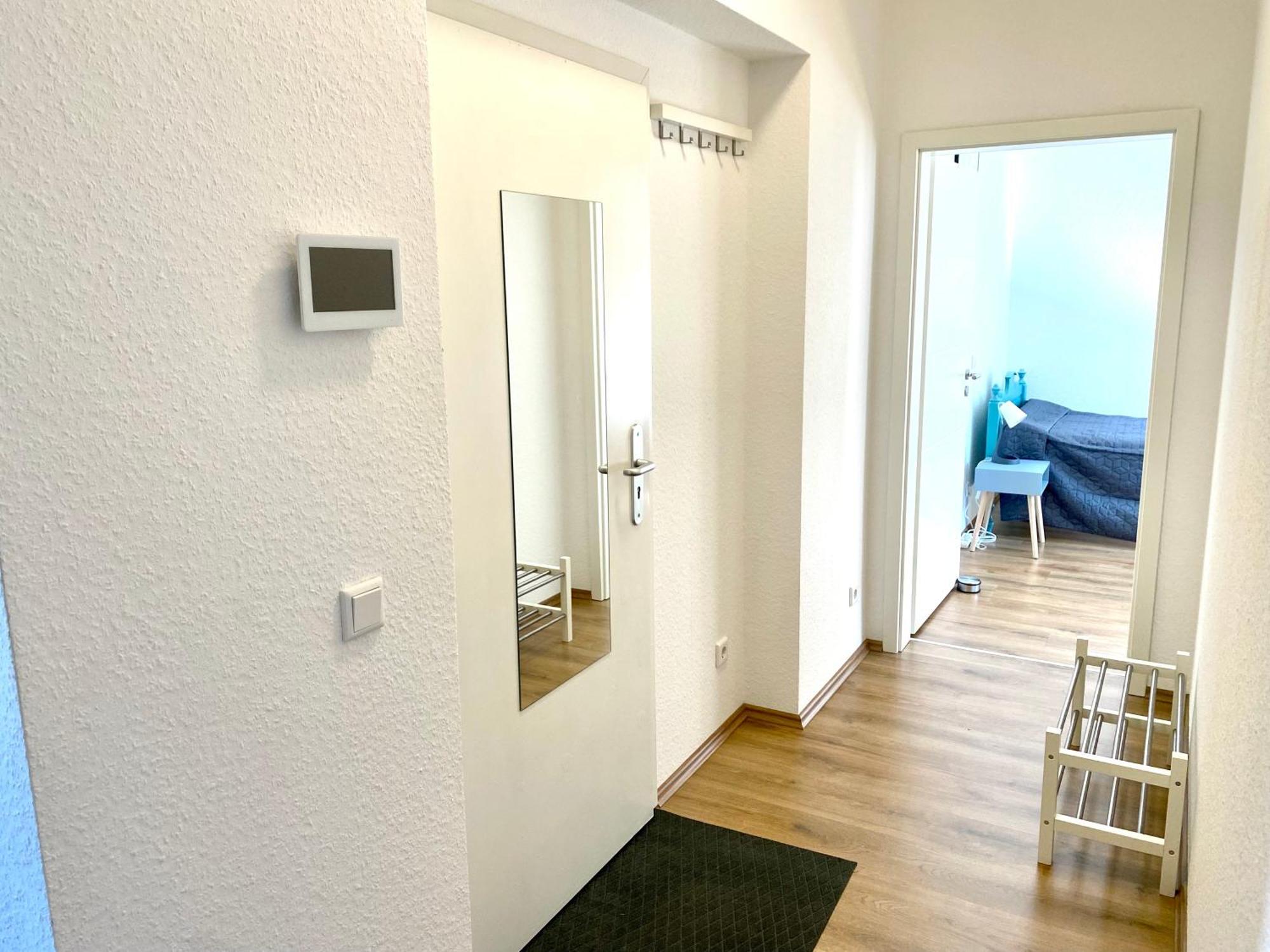 2 Rooms, Free Parking, 25 Min To Duesseldorf, 150 Mbps Wlan Duisburg Dış mekan fotoğraf